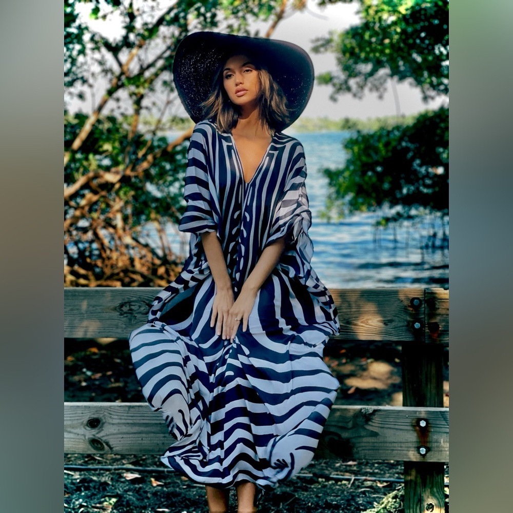 Zebra Maxi Kaftan - Picture 6 of 10